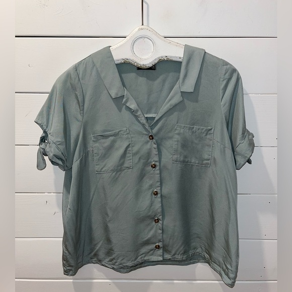 📍💚 Cherry Bobin – Sage Green Tencel Blouse – Size M - Picture 1 of 9